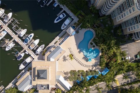 Condominio en venta en Aventura, Florida, 3 dormitorios, 159.79 m2 № 1187077 - foto 11