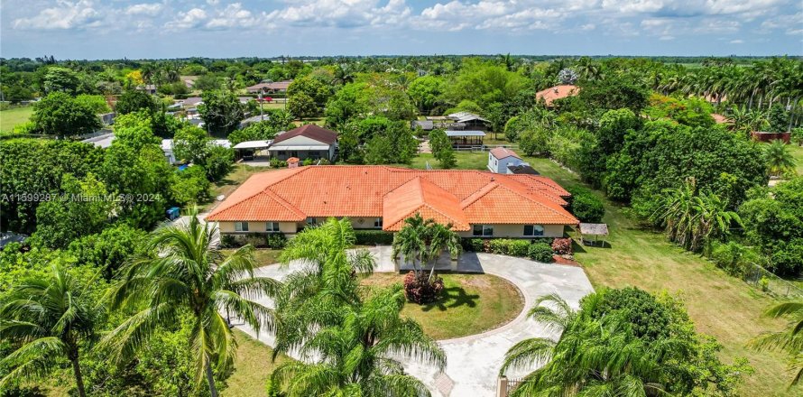 Villa ou maison à Homestead, Floride 7 chambres, 464.33 m2 № 1209055