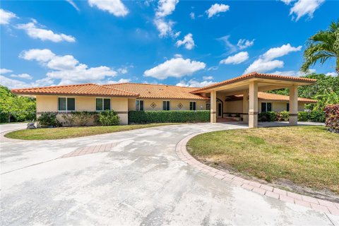 Villa ou maison à vendre à Homestead, Floride: 7 chambres, 464.33 m2 № 1209055 - photo 5