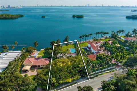 Casa en venta en Miami, Florida, 3 dormitorios, 221.94 m2 № 607404 - foto 1