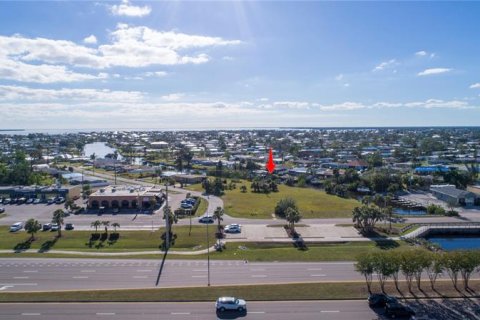Terrain à vendre à Port Charlotte, Floride № 261437 - photo 1