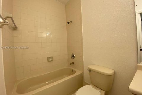 Condo in Homestead, Florida, 2 bedrooms  № 1316663 - photo 18