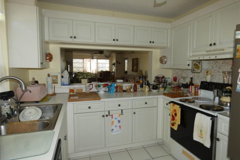 Condo in Tamarac, Florida, 2 bedrooms  № 1007690 - photo 7