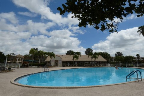 Condo in Tamarac, Florida, 2 bedrooms  № 1007690 - photo 28