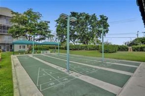 Condo in Tamarac, Florida, 2 bedrooms  № 1007690 - photo 20