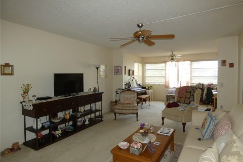 Condominio en venta en Tamarac, Florida, 2 dormitorios, 121.24 m2 № 1007690 - foto 15