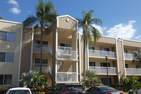Condominio en venta en Tamarac, Florida, 2 dormitorios, 121.24 m2 № 1007690 - foto 18
