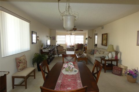 Condo in Tamarac, Florida, 2 bedrooms  № 1007690 - photo 5