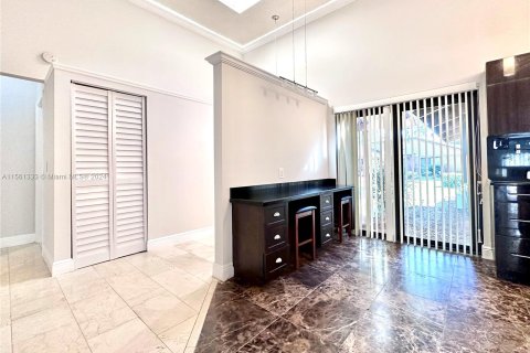 Villa ou maison à vendre à Hallandale Beach, Floride: 3 chambres, 150.87 m2 № 1098175 - photo 6