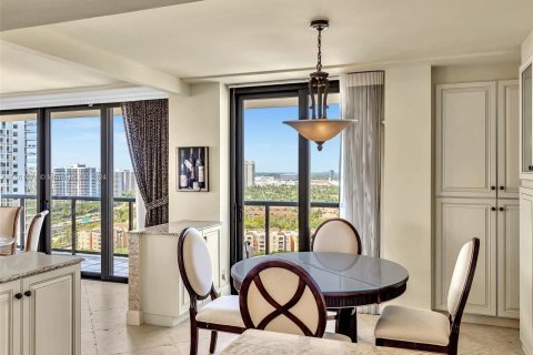 Copropriété à vendre à Aventura, Floride: 2 chambres, 175.31 m2 № 1095314 - photo 10