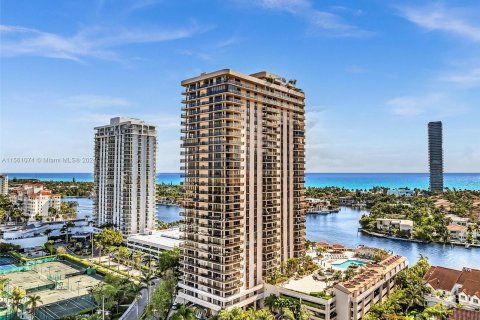 Condominio en venta en Aventura, Florida, 2 dormitorios, 175.31 m2 № 1095314 - foto 1