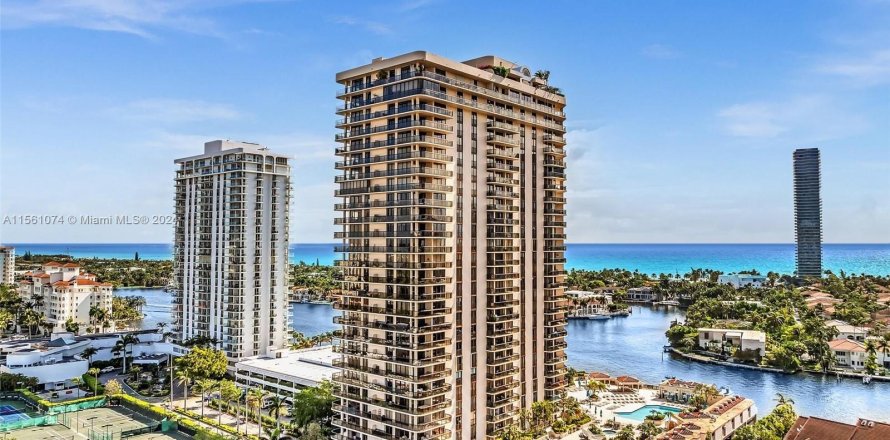 Condominio en Aventura, Florida, 2 dormitorios  № 1095314