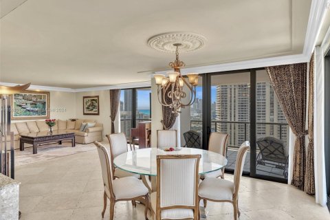 Copropriété à vendre à Aventura, Floride: 2 chambres, 175.31 m2 № 1095314 - photo 12