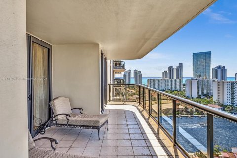 Condo in Aventura, Florida, 2 bedrooms  № 1095314 - photo 18