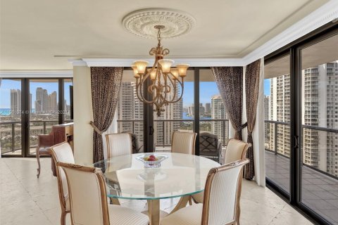 Condominio en venta en Aventura, Florida, 2 dormitorios, 175.31 m2 № 1095314 - foto 7