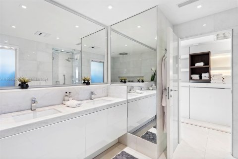 Villa ou maison à vendre à Miami Beach, Floride: 1 chambre, 64.1 m2 № 1332346 - photo 19