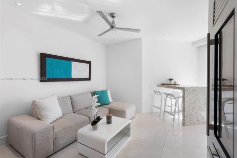 Villa ou maison à vendre à Miami Beach, Floride: 1 chambre, 64.1 m2 № 1332346 - photo 5