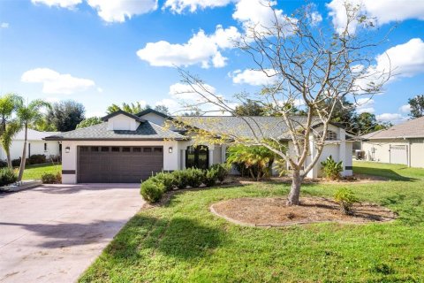 Villa ou maison à vendre à Punta Gorda, Floride: 3 chambres, 193.7 m2 № 1192442 - photo 1