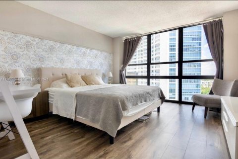 Condominio en venta en Miami, Florida, 2 dormitorios, 88.72 m2 № 1173366 - foto 12