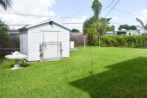 House in Miami, Florida 2 bedrooms, 94.02 sq.m. № 1428459 - photo 8