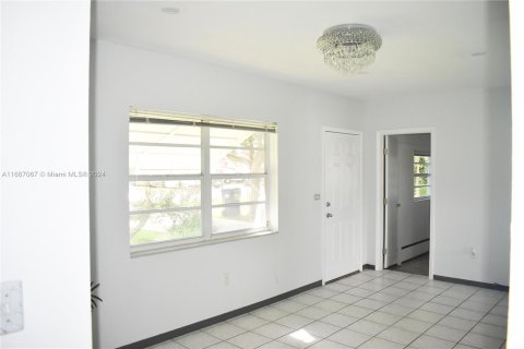 House in Miami, Florida 2 bedrooms, 94.02 sq.m. № 1428459 - photo 5