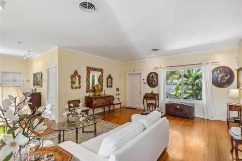 Villa ou maison à vendre à South Miami, Floride: 4 chambres, 209.03 m2 № 1268852 - photo 5