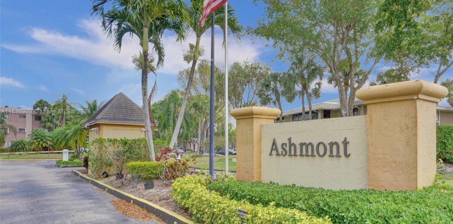 Condo in Tamarac, Florida, 2 bedrooms  № 1177957