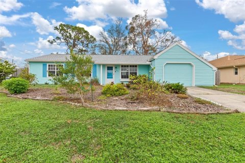 House in Port Charlotte, Florida 3 bedrooms, 109.25 sq.m. № 1424407 - photo 25