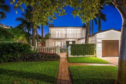 Villa ou maison à vendre à North Bay Village, Floride: 4 chambres, 280.47 m2 № 1119217 - photo 18
