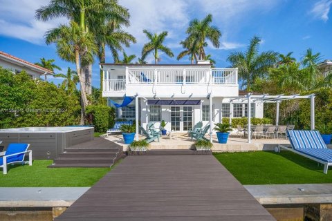 Villa ou maison à vendre à North Bay Village, Floride: 4 chambres, 280.47 m2 № 1119217 - photo 16