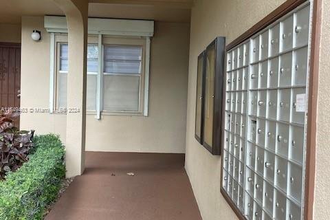 Copropriété à vendre à Pembroke Pines, Floride: 2 chambres, 100.52 m2 № 1119179 - photo 5