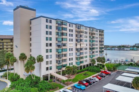 Copropriété à vendre à Clearwater, Floride: 2 chambres, 125.42 m2 № 1371746 - photo 1