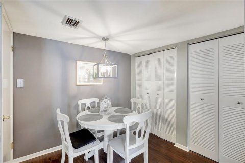 Condo in Clearwater, Florida, 2 bedrooms  № 1371746 - photo 10