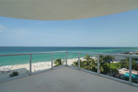 Copropriété à vendre à Sunny Isles Beach, Floride: 2 chambres, 111.58 m2 № 1207117 - photo 13