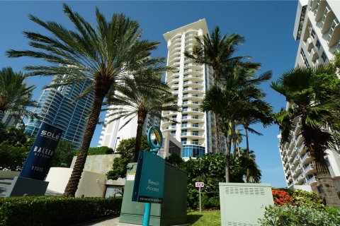 Condo in Sunny Isles Beach, Florida, 2 bedrooms  № 1207117 - photo 3