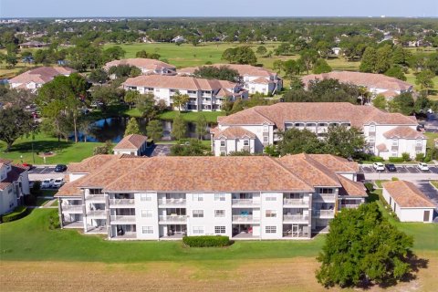 Condo in Orlando, Florida, 2 bedrooms  № 1311760 - photo 30