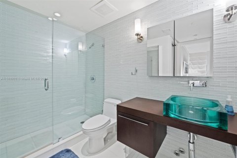 Condo in Aventura, Florida, 2 bedrooms  № 1179926 - photo 19