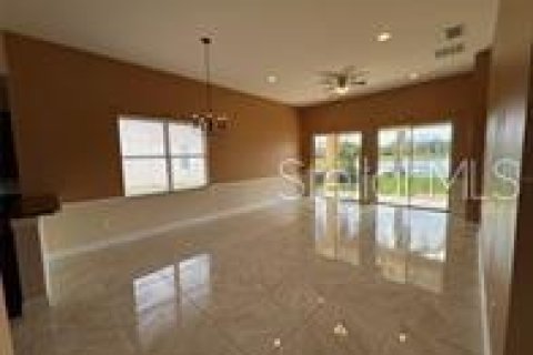 Villa ou maison à louer à Kissimmee, Floride: 3 chambres, 169.73 m2 № 1349208 - photo 6