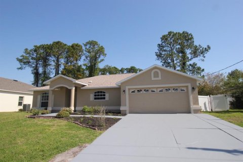 House in Palm Coast, Florida 2 bedrooms, 155.61 sq.m. № 1349210 - photo 2