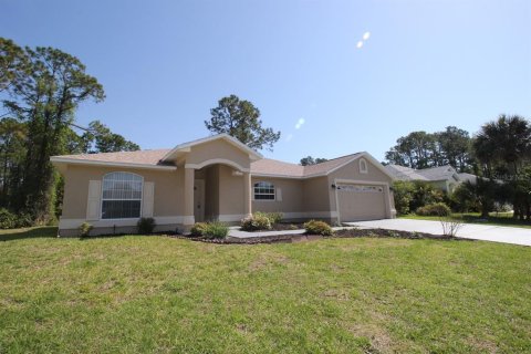 House in Palm Coast, Florida 2 bedrooms, 155.61 sq.m. № 1349210 - photo 1