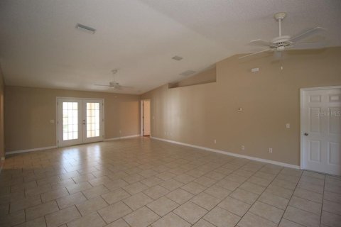 House in Palm Coast, Florida 2 bedrooms, 155.61 sq.m. № 1349210 - photo 8