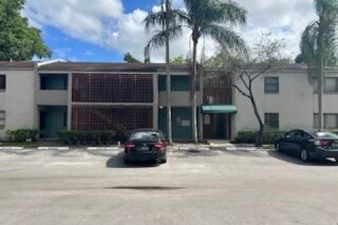 Condominio en venta en Lauderhill, Florida, 2 dormitorios, 101.82 m2 № 810273 - foto 9