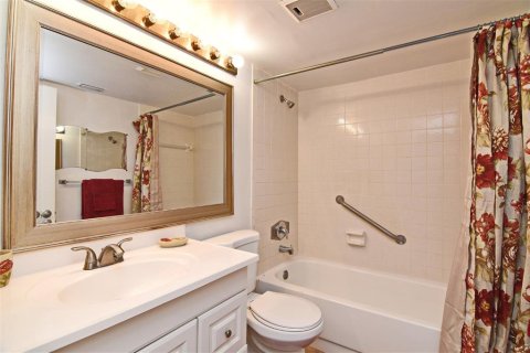 Condo in Orlando, Florida, 2 bedrooms  № 1411465 - photo 21