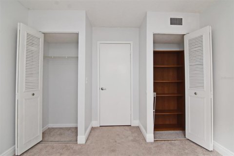 Condo in Orlando, Florida, 2 bedrooms  № 1411465 - photo 23