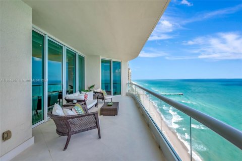 Condo in Sunny Isles Beach, Florida, 3 bedrooms  № 1354517 - photo 19