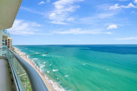 Condo in Sunny Isles Beach, Florida, 3 bedrooms  № 1354517 - photo 14