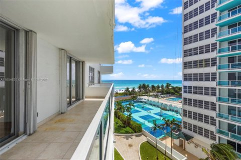 Condominio en venta en Miami Beach, Florida, 2 dormitorios, 125.42 m2 № 1354516 - foto 2