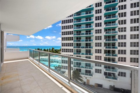 Condo in Miami Beach, Florida, 2 bedrooms  № 1354516 - photo 3