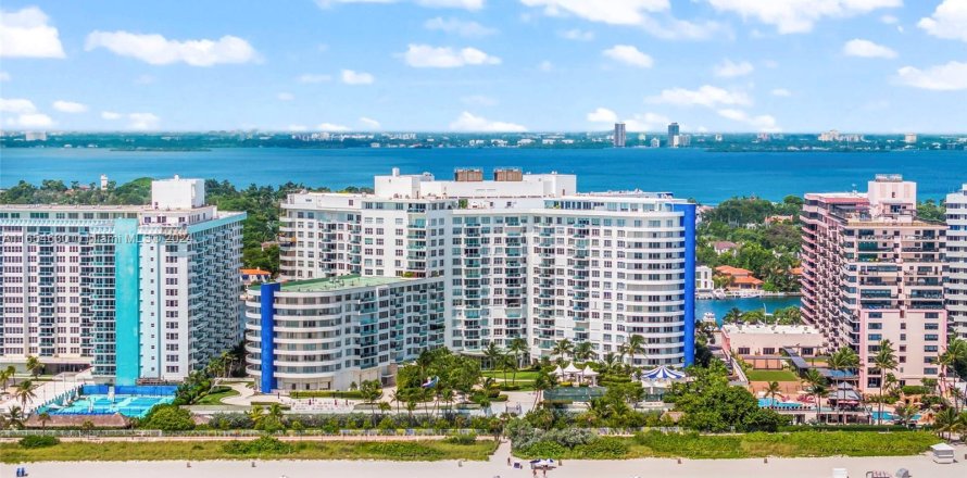 Condominio en Miami Beach, Florida, 2 dormitorios  № 1354516