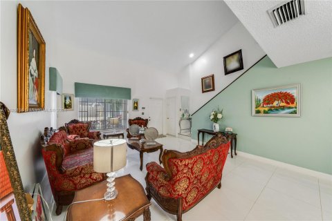 House in Miami, Florida 4 bedrooms, 198.35 sq.m. № 1272390 - photo 7